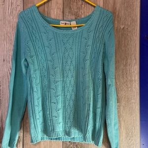 Women’s Duck Head sweater